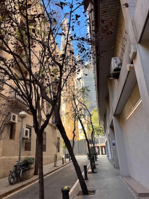 バルセロナLoft Nearby Sagrada Familiaアパートメント エクステリア 写真